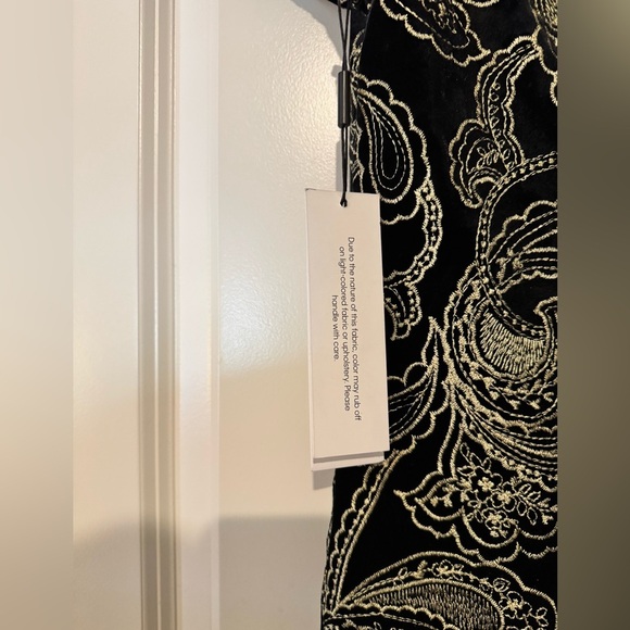 NEW Calvin Klein Womens Short Sleeve Embroidered Velvet Shift Dress Size 6 NWT - Picture 7 of 9